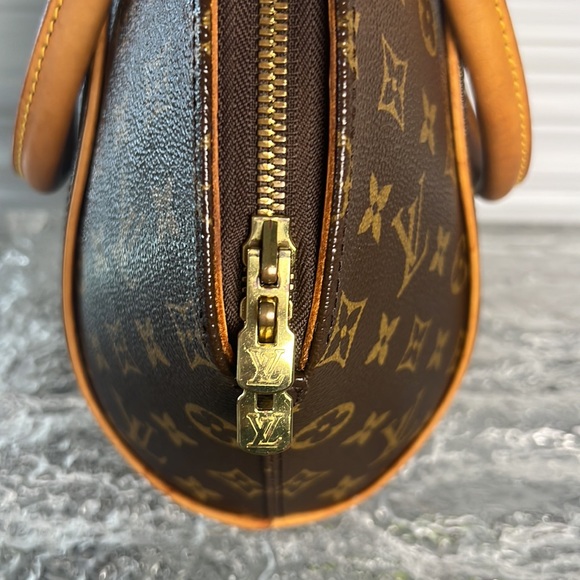 Louis Vuitton Ellipse Monogram Handbag - Picture 14 of 14